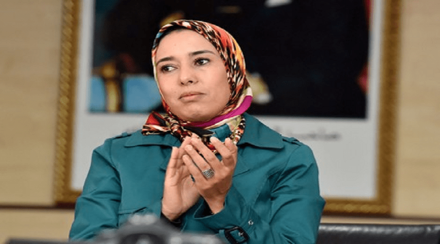 أمينة ماء العينين تخرج عن صمتها بشأن احتجاجات الأساتذة حول النظام الأساسي