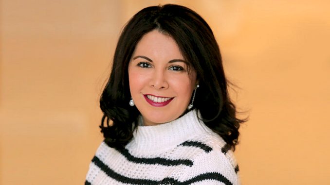 منى فتو : المهرجان رائع ويشرف البلاد في العالم