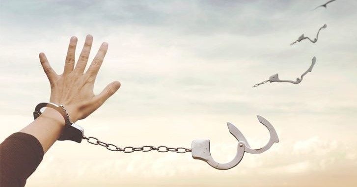 استطلاع رأي: 61 % من  المغاربة يعتقدون أن القوانين الحالية لا تكفل حماية الحريات الفردية