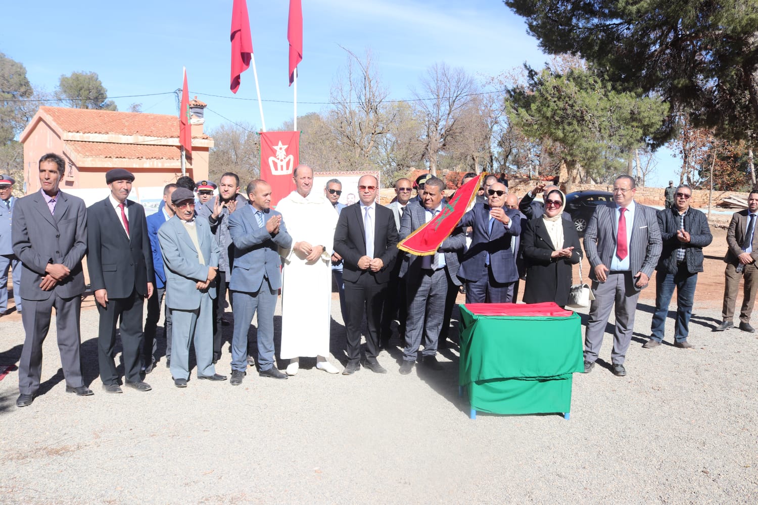 تاوريرت… عامل الاقليم يعطي انطلاقة عدة مشاريع بمناسبة الذكرى الثامنة والستين لعيد الاستقلال المجيد