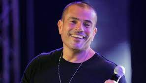 عمرو دياب يستأنف حفلاته الغنائية وسيتبرع بجزء من عائدات حفله في دبي لصالح أهالي غزة