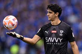 بونو أول لاعب مغربي يلعب منافسات عصبة الأبطال في 3 قارات