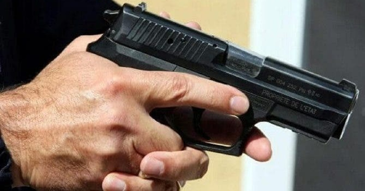 استعمال السلاح الوظيفي خلال تدخل أمني لتوقيف شخص مبحوث عنه في قضايا المخدرات والعنف الجسدي