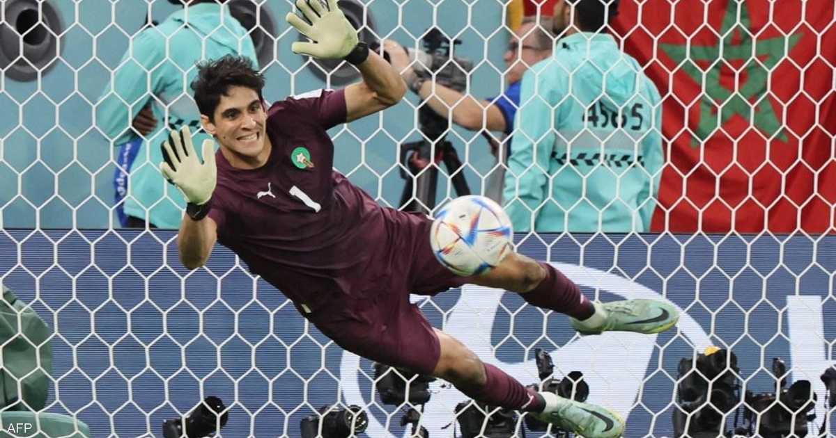 ياسين بونو يفوز بجائزة الأسد الذهبي