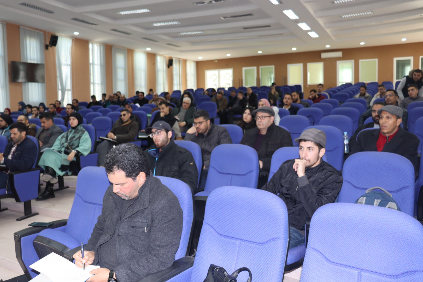 ندوة بكلية الحقوق بوجدة حول “أخلاقيات البحث العلمي” وعميد الكلية يطالب بالاجتهاد في تقديم البحوث والابتعاد عن السرقة العلمية