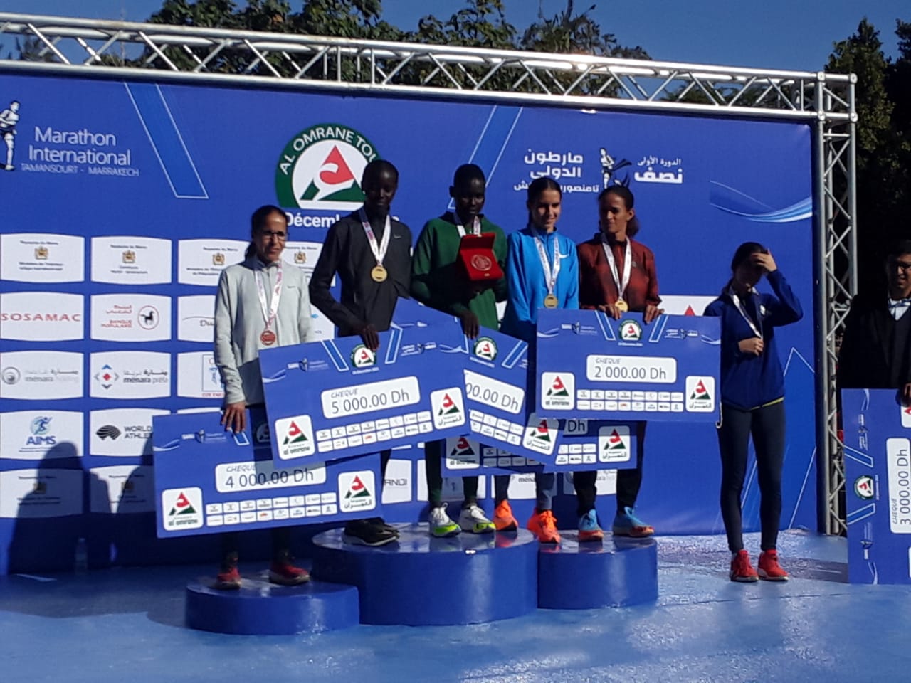 ” عمرشيتاشان” يفوز بنصف ماراثون تامنصورت الدولي في نسخته الأولى ، و فوزالعداءة الكينية ” كيبياتيش جوان جيبكموا ” لماراثون السيدات