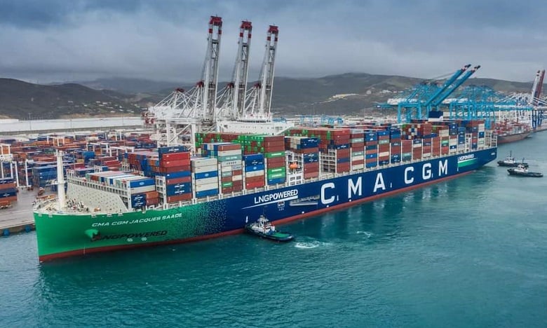 اختيار ميناء طنجة المتوسط في المغرب كمحطة توقف رئيسية لباخرة “Maersk”