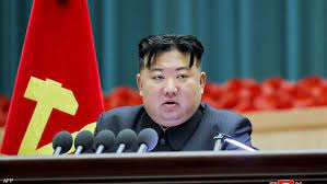 كيم جونغ أون يدمع أثناء استماعه لتقرير المؤتمر الخامس للأمهات