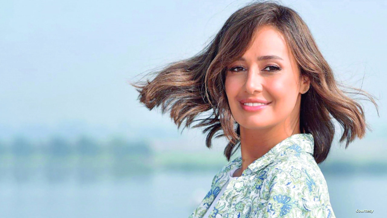 حلا شيحة تعتذر بسبب وصفها الفن بـ”الحرام”