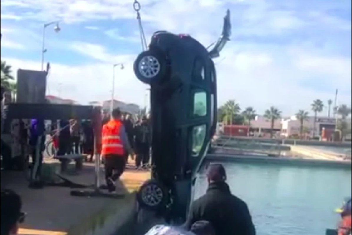 سقوط سيارة في مياه الميناء الترفيهي لمدينة السعيدية