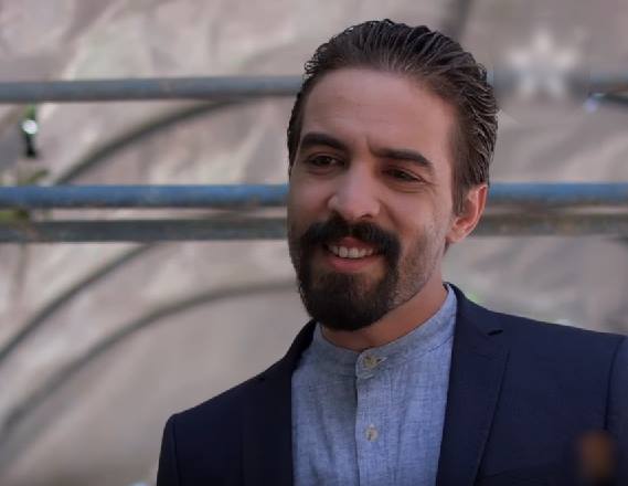 أسامة البسطاوي يشارك صورة له رفقة شقيقه هاشم البسطاوي من ألبوم الطفولة.