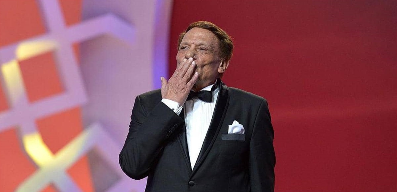 عادل إمام يقرر اعتزال الفن والتفرغ لحياته العائلية