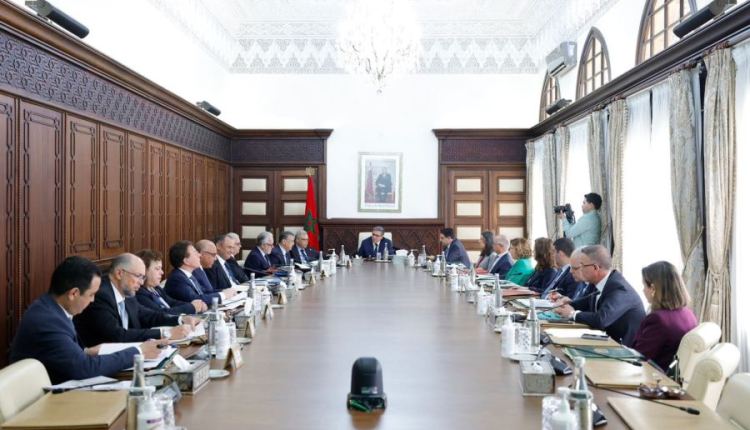 الحكومة تصادق على مشروع قانون إخضاع الأطر النظامية للأكاديميات الجهوية للتربية والتكوين لنظام المعاشات المدنية