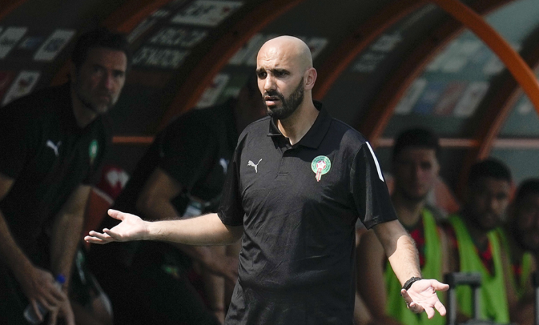 عاجل : الكاف توقف الركراكي 4 مباريات ولن يجلس على دكة البدلاء خلال لقاء اليوم