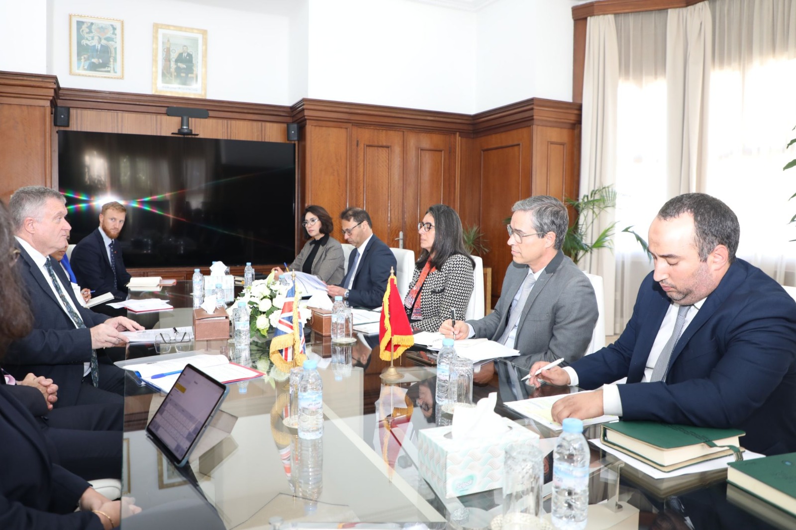 نادية فتاح العلوي تستقبل المبعوث الخاص للحكومة البريطانية لـ “قمة الاستثمار البريطاني الأفريقية 2024”