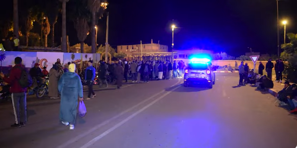 سكان من جماعات إغيلفي وقفة احتجاجية أمام مقر عمالة إقليم الحوز للمطالبة بالاستفادة من الدعم الاستعجالي