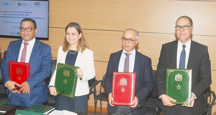 توقيع على اتفاقية حول تبسيط الإجراءات المتعلقة برقمنة الملف الطبي المشترك وورقة العلاجات الإلكترونية