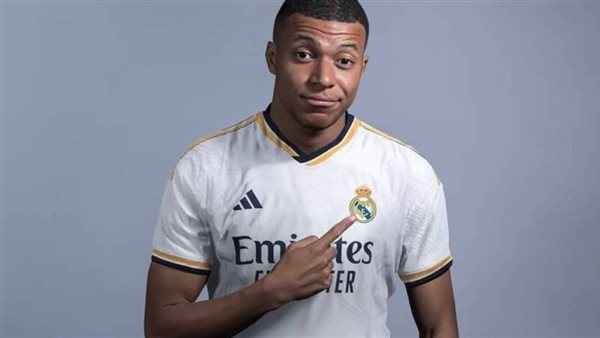 الفرنسي كيليان مبابي يوقع عقدا مع ريال مدريد حتى صيف 2029