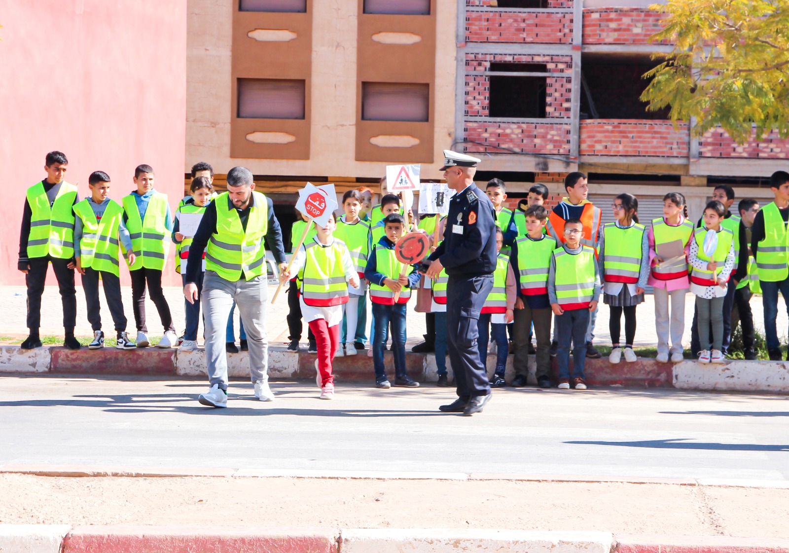 بني بوعياش….بالصور مدرسة النكور تخلد اليوم الوطني للسلامة الطرقية
