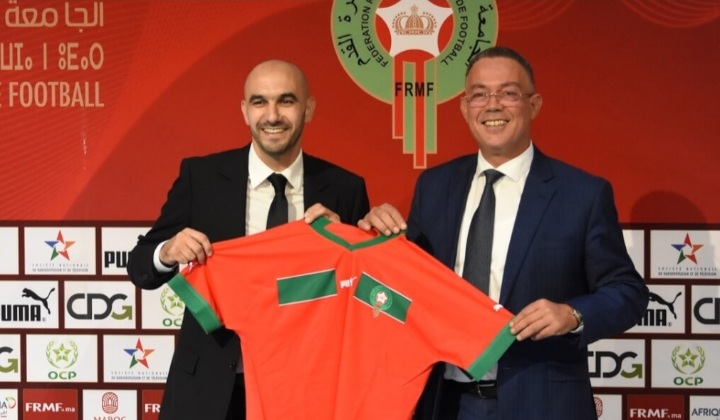 الجامعة المغربية لكرة القدم تُجَدّدُ الثقة في المدرب وليد الركراكي للمرحلة القادمة