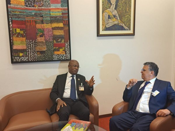 عبد اللطيف وهبي يلتقي بنظيره الغابوني وزير العدل لمراجعة التعاون بين البلدين في مجال العدالة