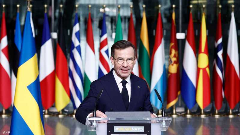 علم السويد يرفرف في مقر حلف شمال الأطلسي (ناتو)