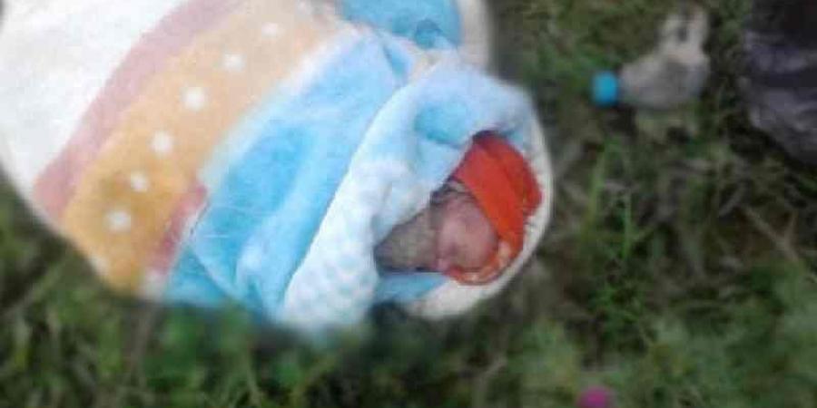 العثور على رضيع متخلى عنه أمام بوابة منزل بجماعة العوامرة في إقليم العرائش