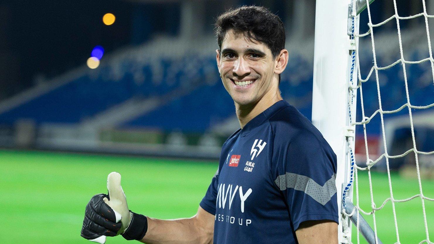 ياسين بونو يحقق مع فريقه الهلال الفوز رقم 20 في بطولة هذا الموسم