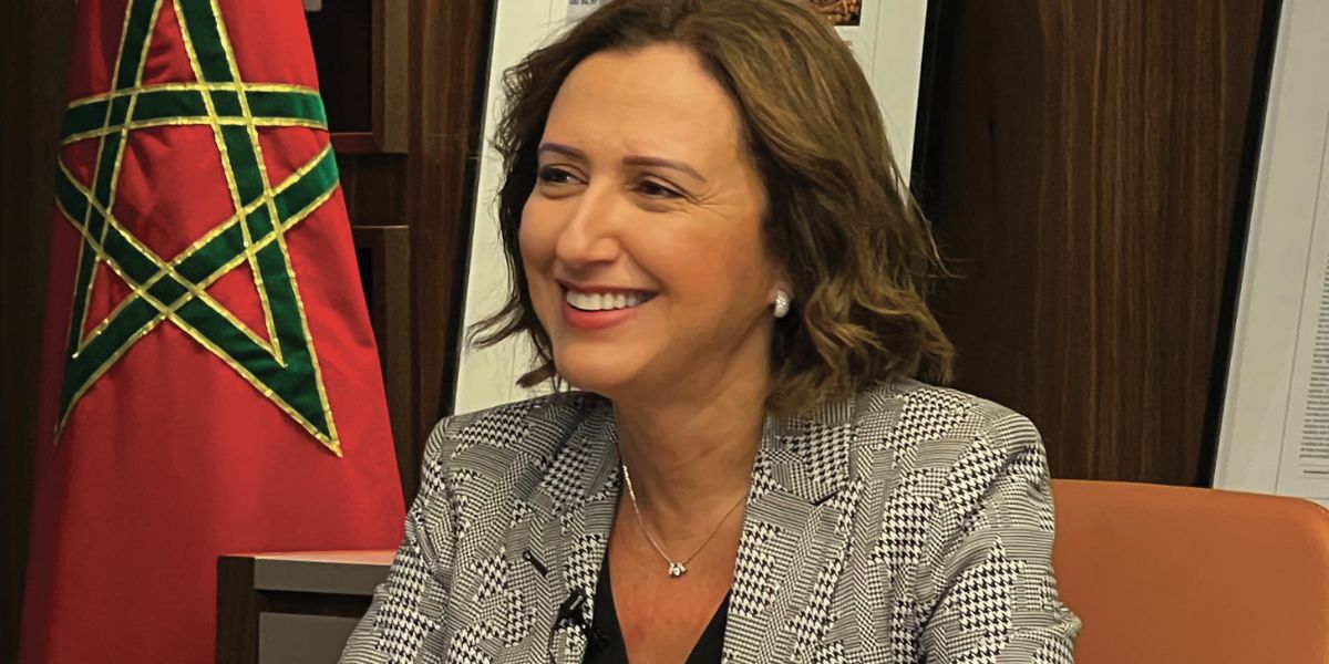 فاطمة الزهراء عمور..الوزارة تسعى إلى استقطاب مليون ونصف سائح سنة 2026