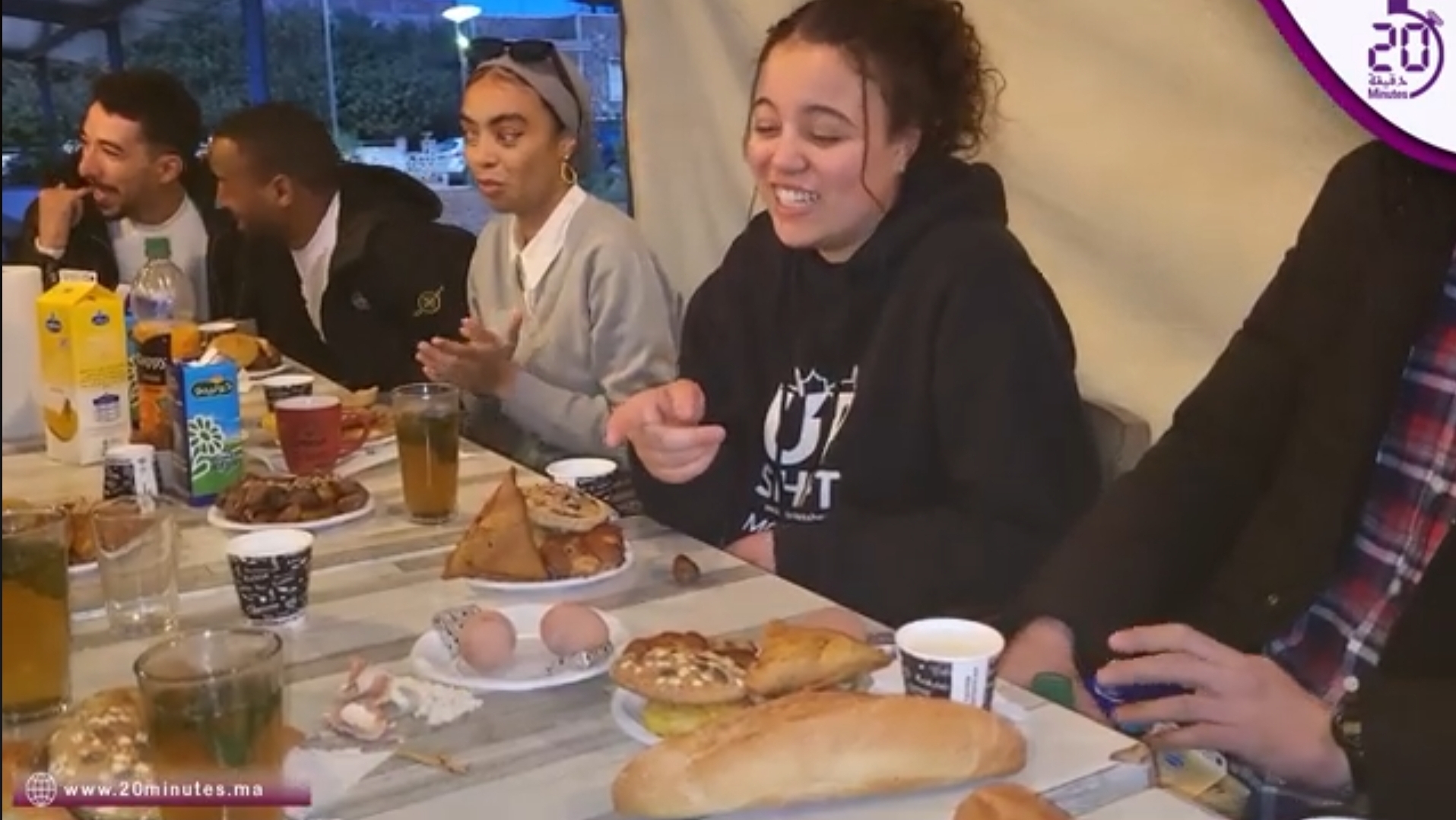 الشواطئ قبلة مفضلة لتناول وجبة الإفطار خلال رمضان