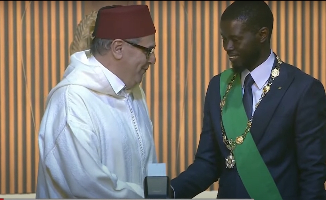 عزيز أخنوش يمثل جلالة الملك محمد السادس في حفل أداء اليمين الدستورية وتنصيب الرئيس المنتخب لجمهورية السينغال