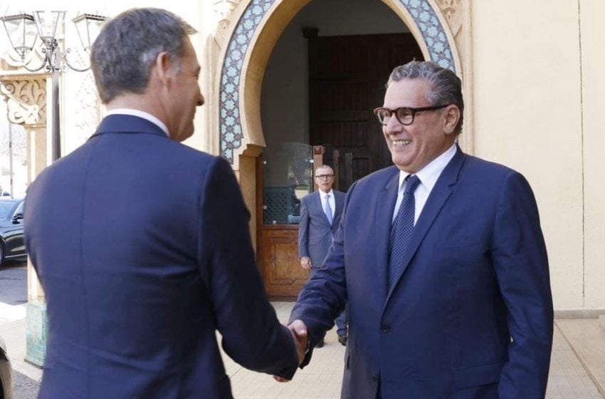 رئيس الحكومة يجري مباحثات ثنائية مع الوزير الأول لمملكة بلجيكا