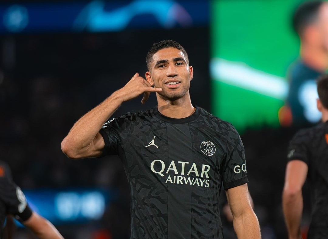 أشرف حكيمي يناقش تمديد عقده