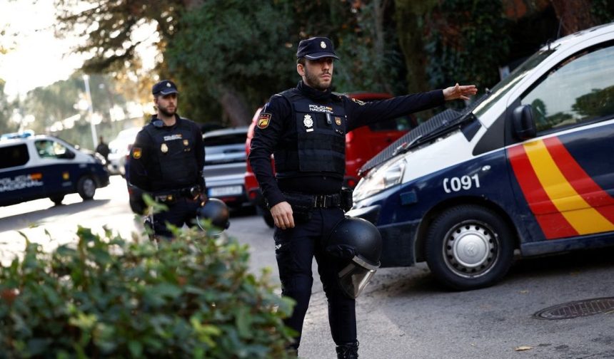 توقيف نحو  30 مغربياً يُشتبه في تورطهم في عمليات نصب واحتيال إلكتروني