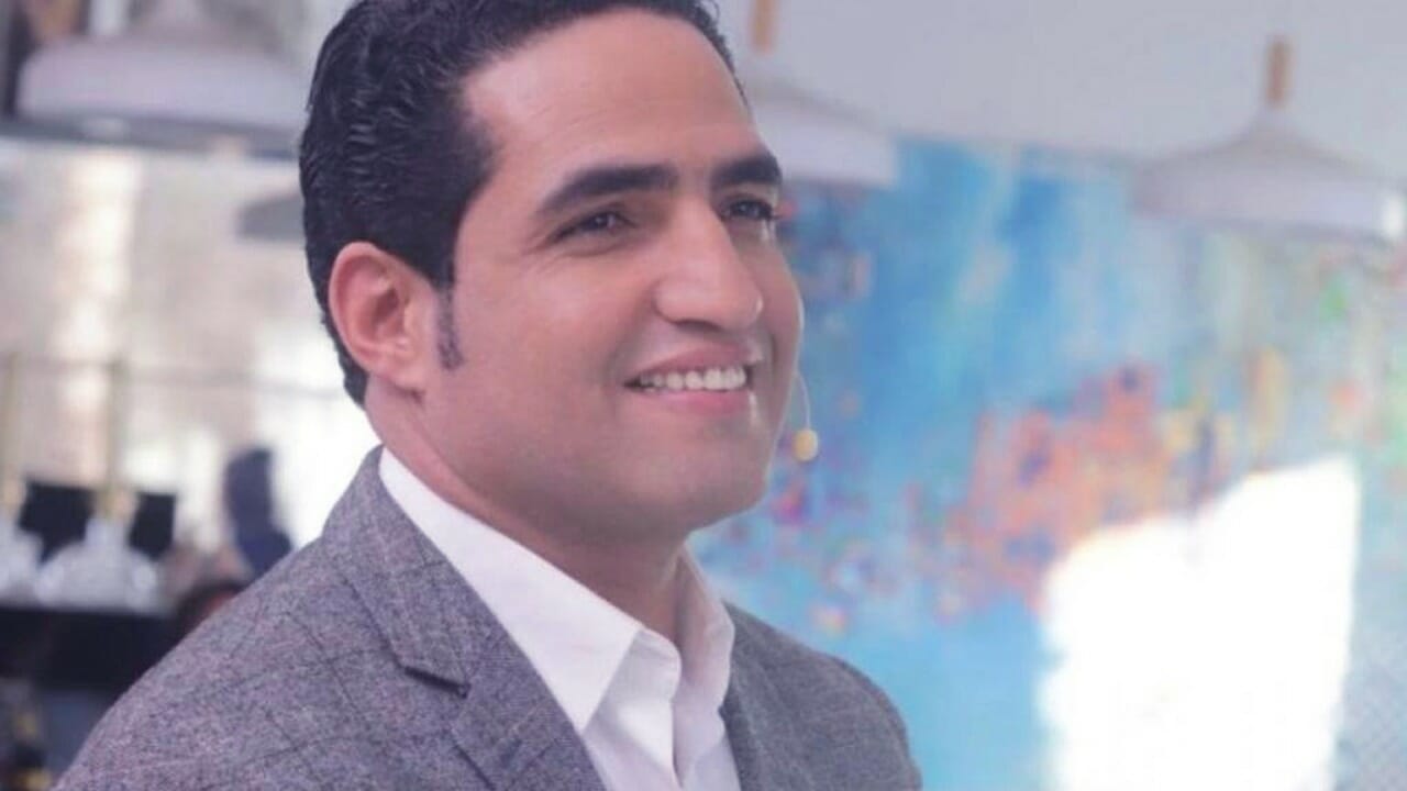 هشام الوالي يتحدث عن أهمية العائلة في حياته وعن مدى تعلقه بها