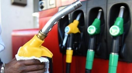 مطالب للحكومة بالعمل على التحكم في العوامل المؤدية إلى ارتفاع أسعار المحروقات بالمغرب