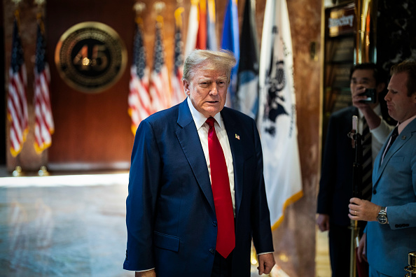 دونالد ترامب يطالب برفع أمر حظر النشر المفروض عليه