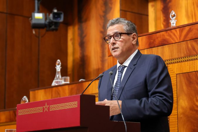 أخنوش: المغاربة « لقاو ما ياكلو » بفضل البرامج والاستثمارات السابقة