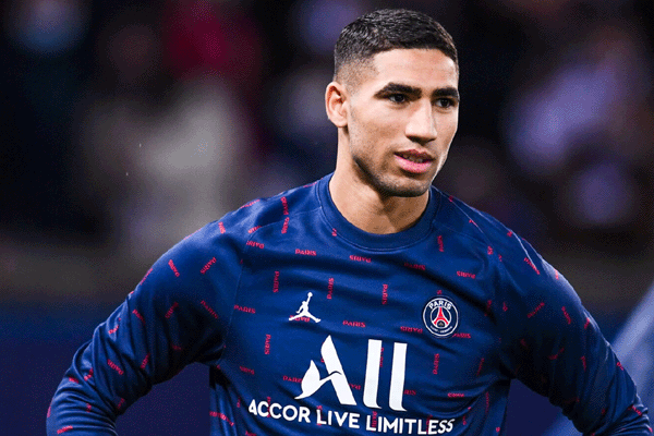 أشرف حكيمي يمدد مع فريقه باريس سان جيرمان