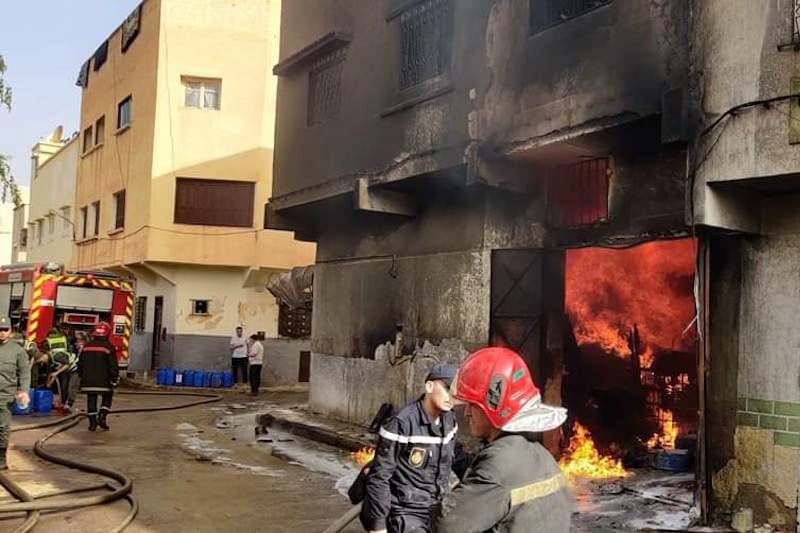 إصابة 22 شخصا بحروق متفاوتة الخطورة أثناء التدخل لإخماد حريق مهول بصفرو