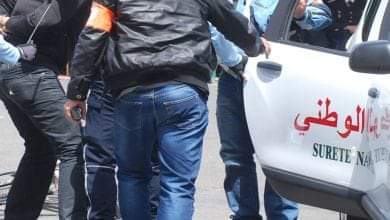 توقيف شخص يشتبه في تورطه في حيازة وترويج المخدرات والمفرقعات والشهب النارية المهربة