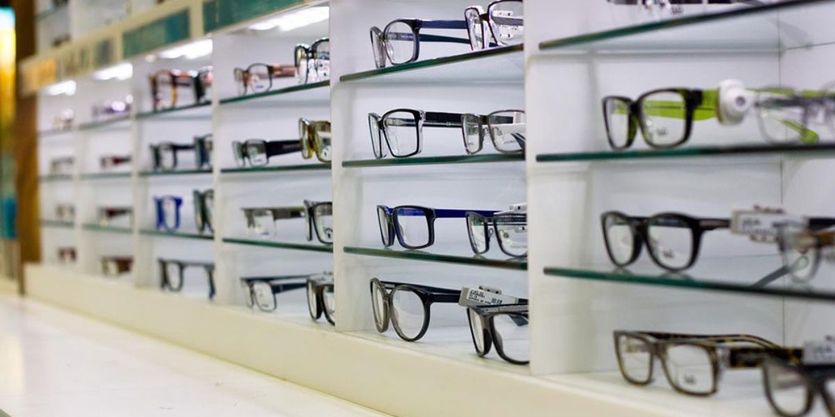 النقابة الوطنية للمبصاريين بالمغرب تحذر من التسويق غير القانوني للمستلزم الطبي النظاراتي