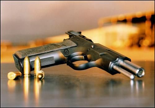 ولاية أمن الرباط تنفي “صحة التعليق المتداول الذي يزعم بشكل مغلوط أن مصالح الأمن بالرباط حجزت سلاحا ناريا من نوع كلاشينكوف