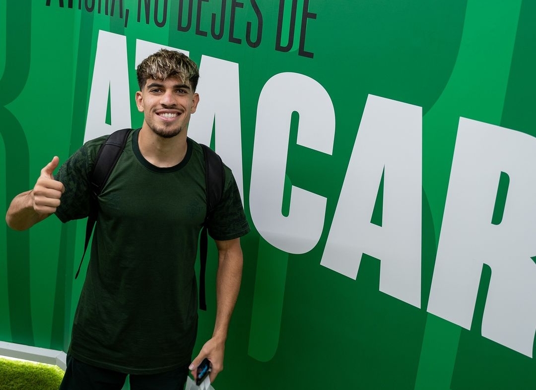 عبد الصمد الزلزولي يستعيد ثقة مدربه في ريال بتيس