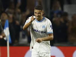 المدرب الإيطالي روبيرتو دي زيربي غير مقتنع بإبقاء حارث