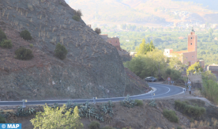   الحياة الاقتصادية تستعيد ديناميتها المعهودة بفضل المجهودات المبذولة لإصلاح وتأهيل الشبكة الطرقية المتضررة جراء زلزال الحوز