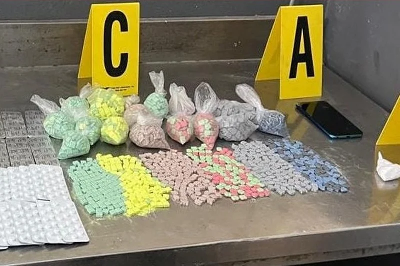 توقيف أربعة أشخاص للاشتباه بارتباطهم بشبكة إجرامية تنشط في ترويج المخدرات والمؤثرات العقلية