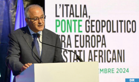   سفير المغرب بإيطاليا يؤكد أن المغرب أضحى نموذجا في مجال التحول الطاقي