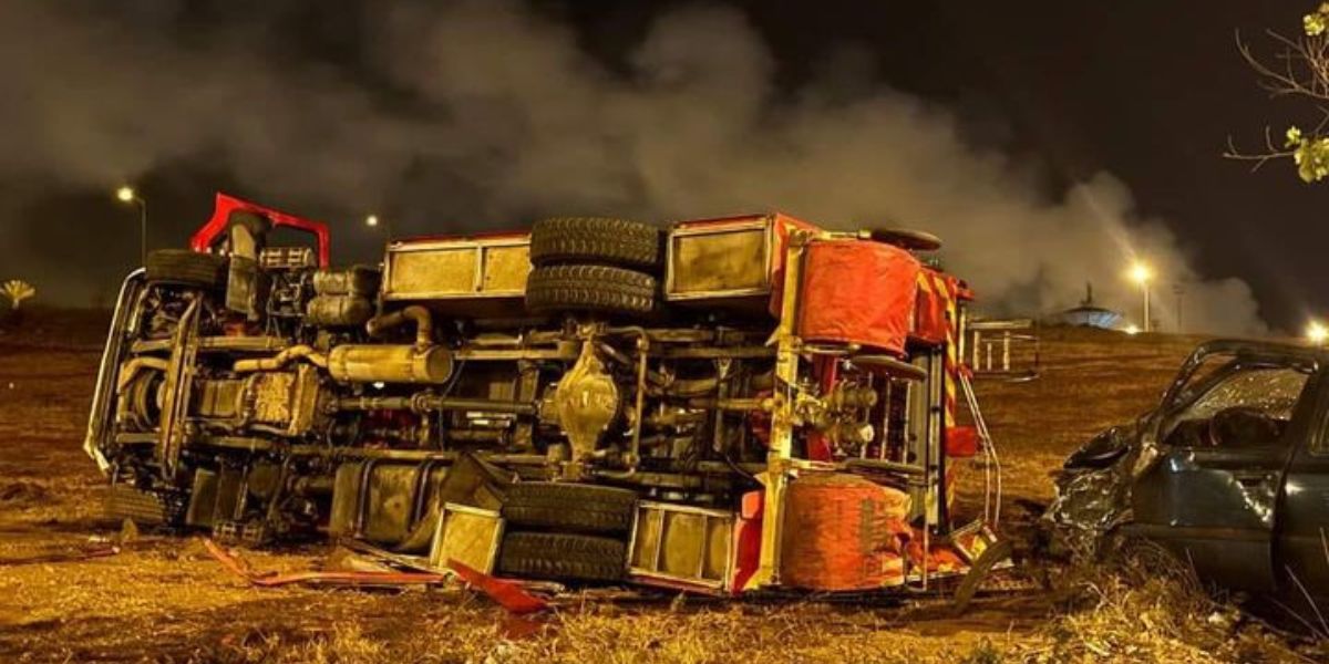 حادثة سير جراء انقلاب شاحنة وسط الطريق السيار الرابط بين الدار البيضاء والجديدة