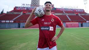 أشرف داري : سعيد للغاية بالانضمام للقلعة الحمراء